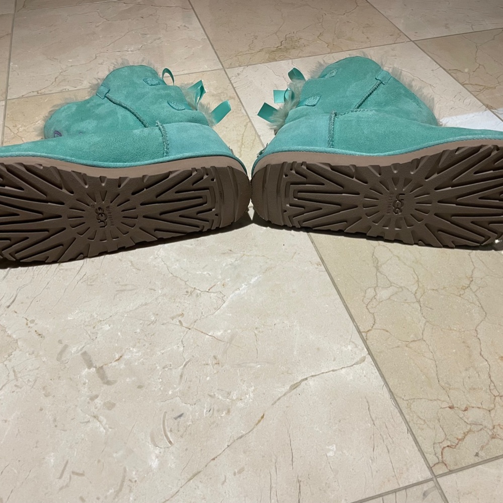 UGG Bailey Bow-Back Short Boot in Aqua - Picture 6 of 8